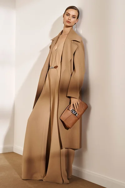 Look 16